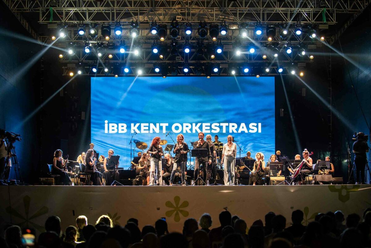 Bursa Festivali’nde 90’lar gecesi