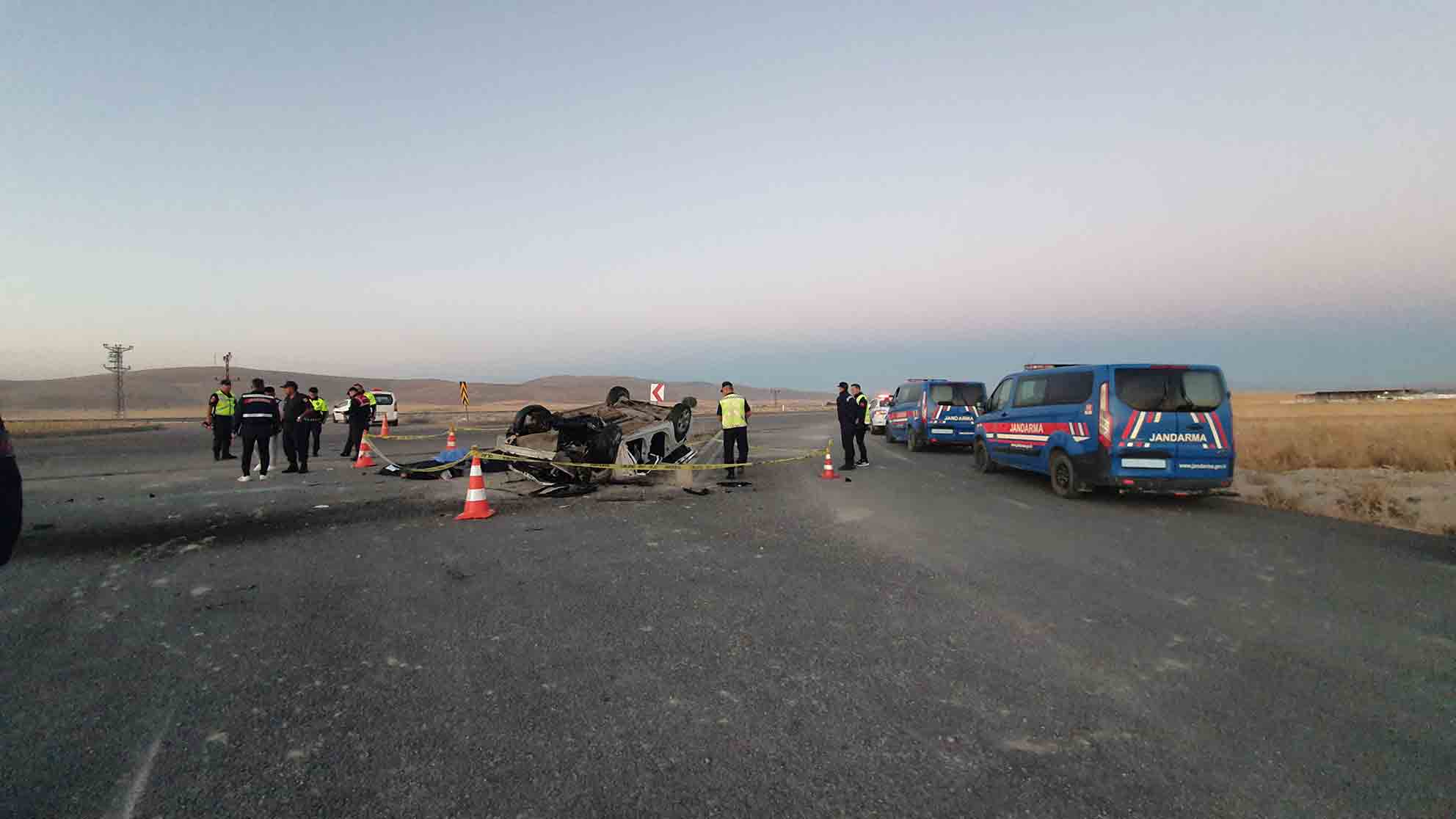 Cenaze yolunda feci kaza: 4 ölü, 2 yaralı