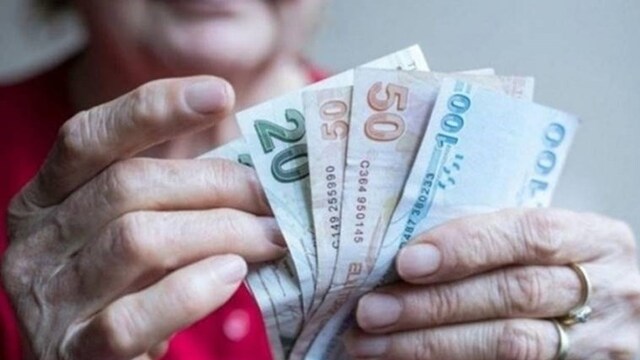 EYT sonrası emeklilikte yeni dalgalar: 2025’te maaşlar düşecek mi?