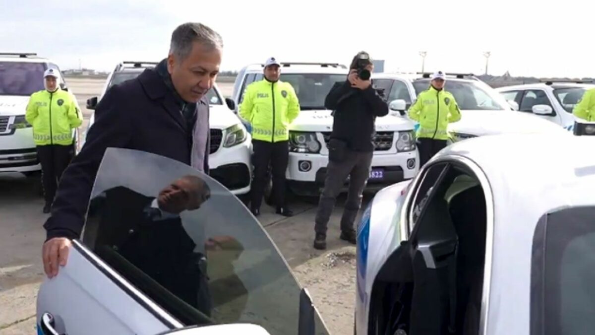 İçişleri Bakanlığı’nda tasarruf önlemleri: Koruma araçları ve polis sayısı azaltılıyor