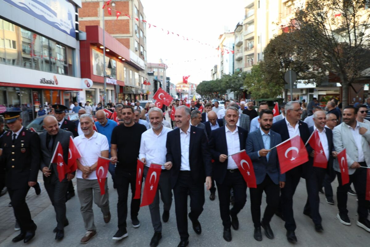 İnegöl’de kurtuluş coşkusu sokaklara taşındı