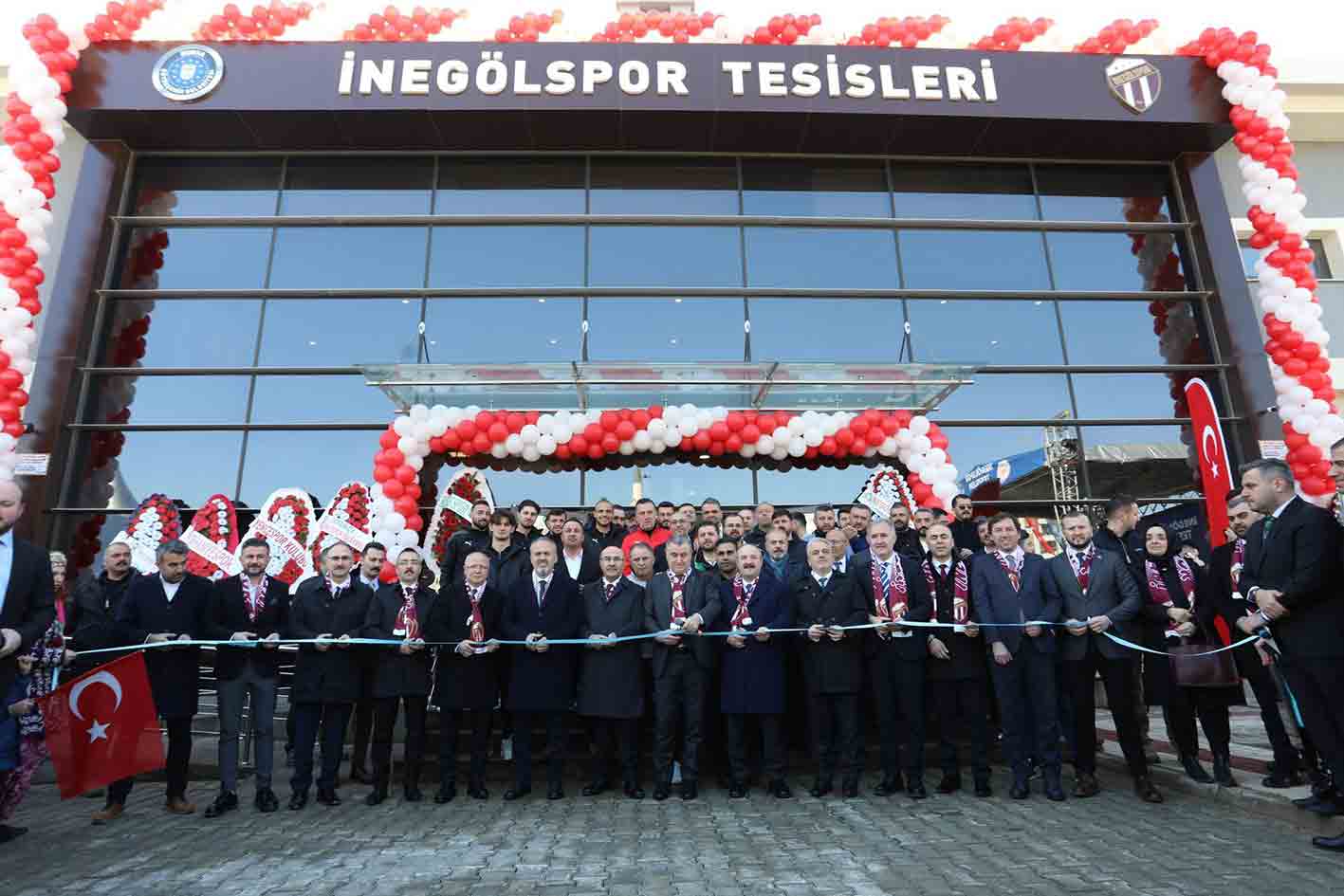 İnegölspor’a yeni nesil futbol tesisi hizmete açıldı