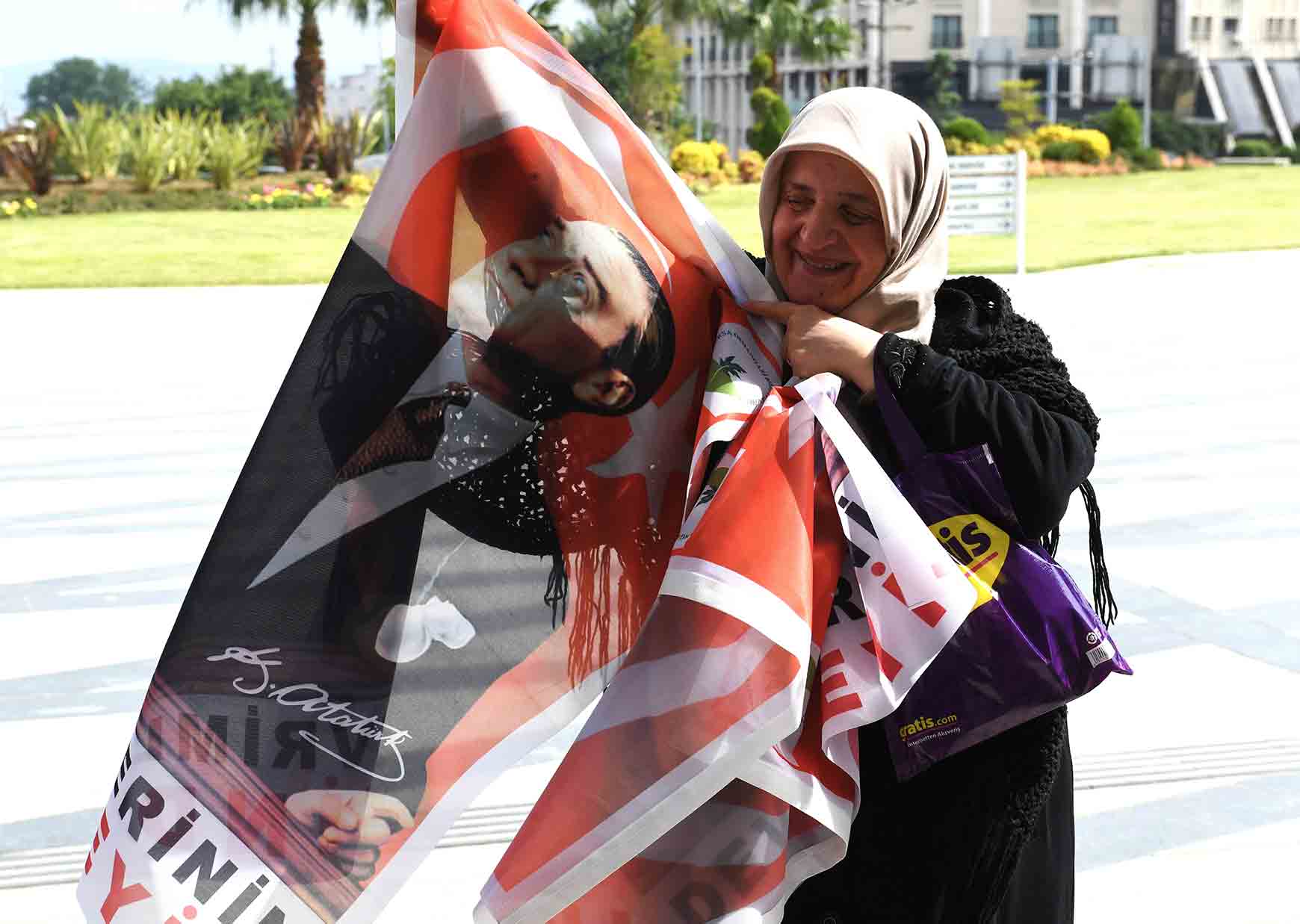 Osmangazi, Ata Posterleri Ile Donatılıyor3