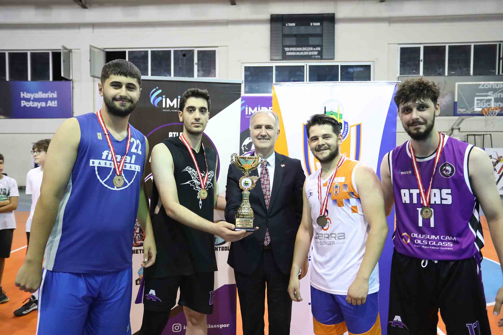 Refik Gür Sokak Basketbolu Turnuvasının şampiyonları belli oldu