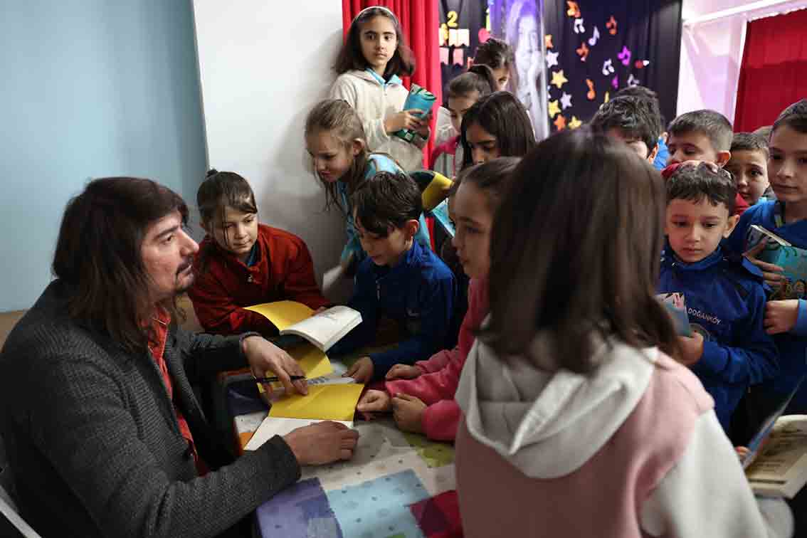 Serdar Uslu, Nilüfer Belediyesi Göl Yazıevi’nde öğrencilerle buluştu