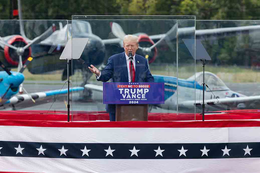 Trump’a, kurşun geçirmez cam