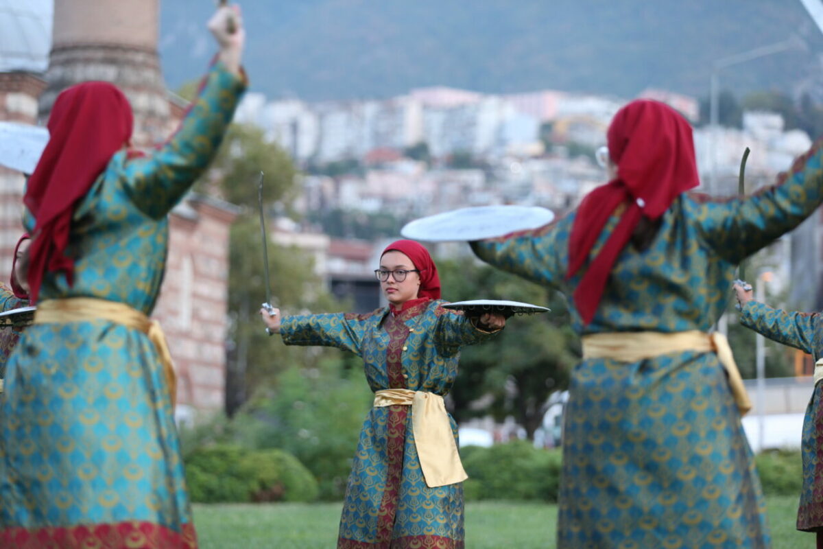 Türkiye’nin İlk ve Tek Kadın Kılıç Kalkan ekibi Avrupa’ya açılıyor