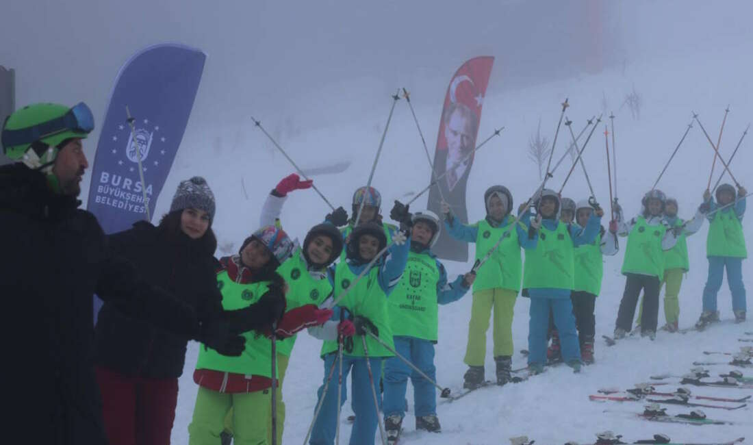 Hem Uludağ’ı gördüler, hem kayak öğrendiler hem de eğlendiler