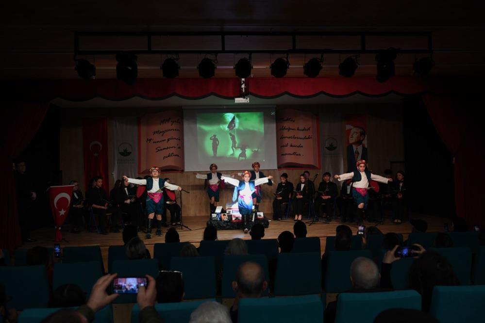 Osmangazi’de duygusal anlar! Nutuk Teatral gösteriyle anlatıldı