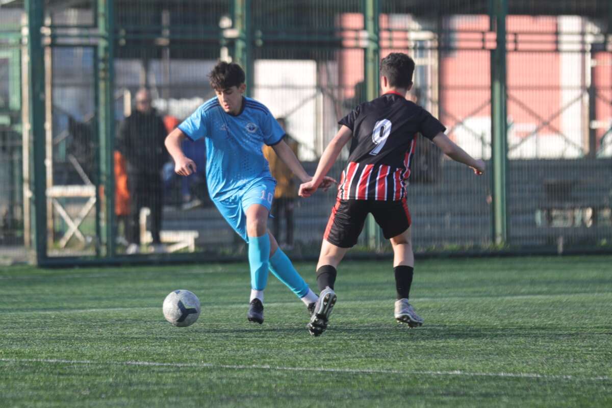 Gemlik Belediyespor U16 takımı namağlup şampiyonluğa koşuyor