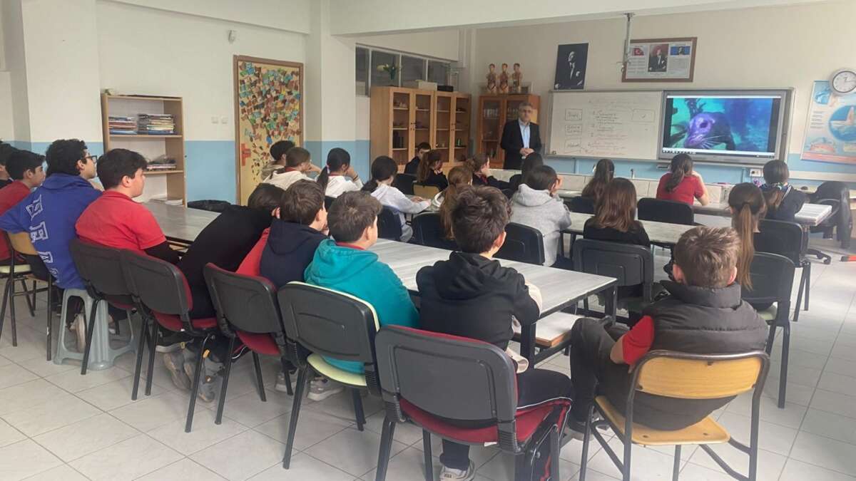 Gemlik’te Öğrencilere “Çevre ve Deniz Kirliliği” Farkındalık Semineri