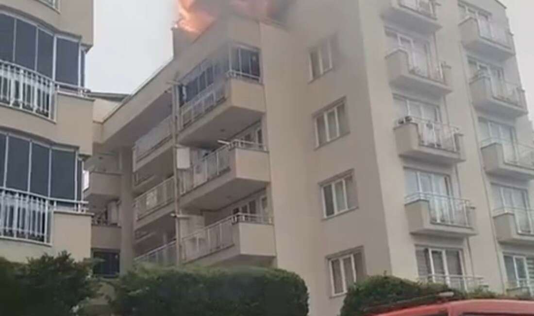 Bursa'da bir binanın çatı