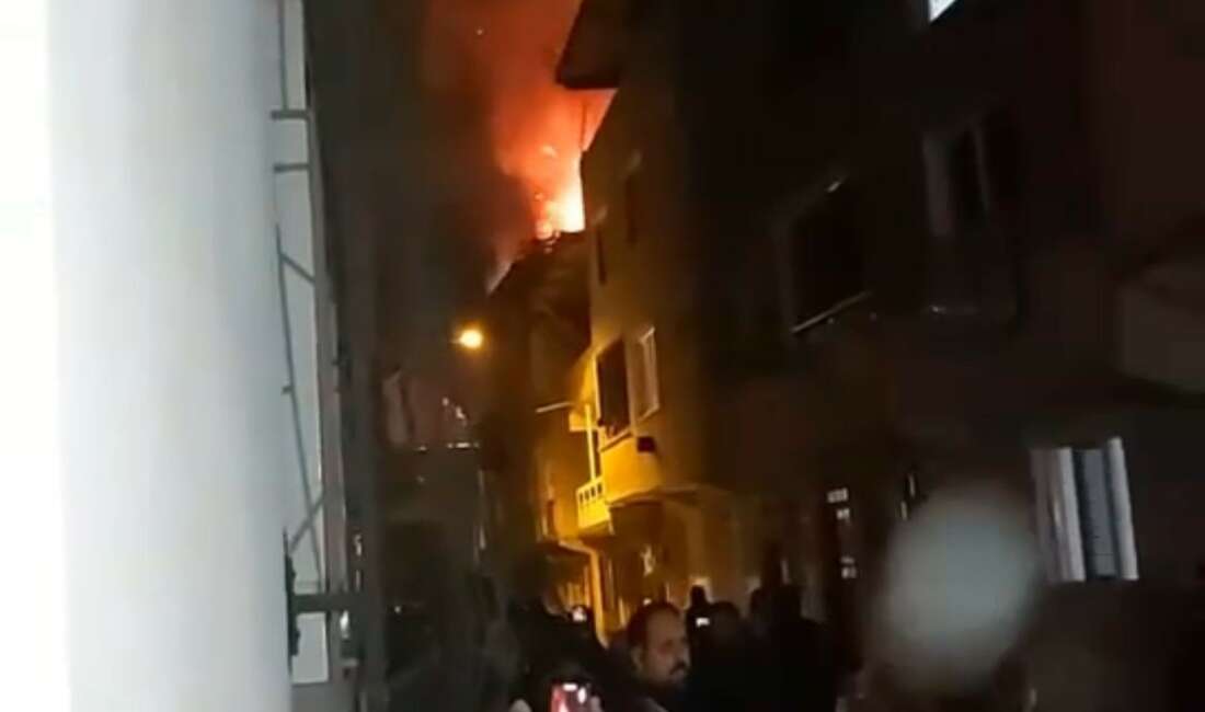 Bursa'da 3 katlı binanın