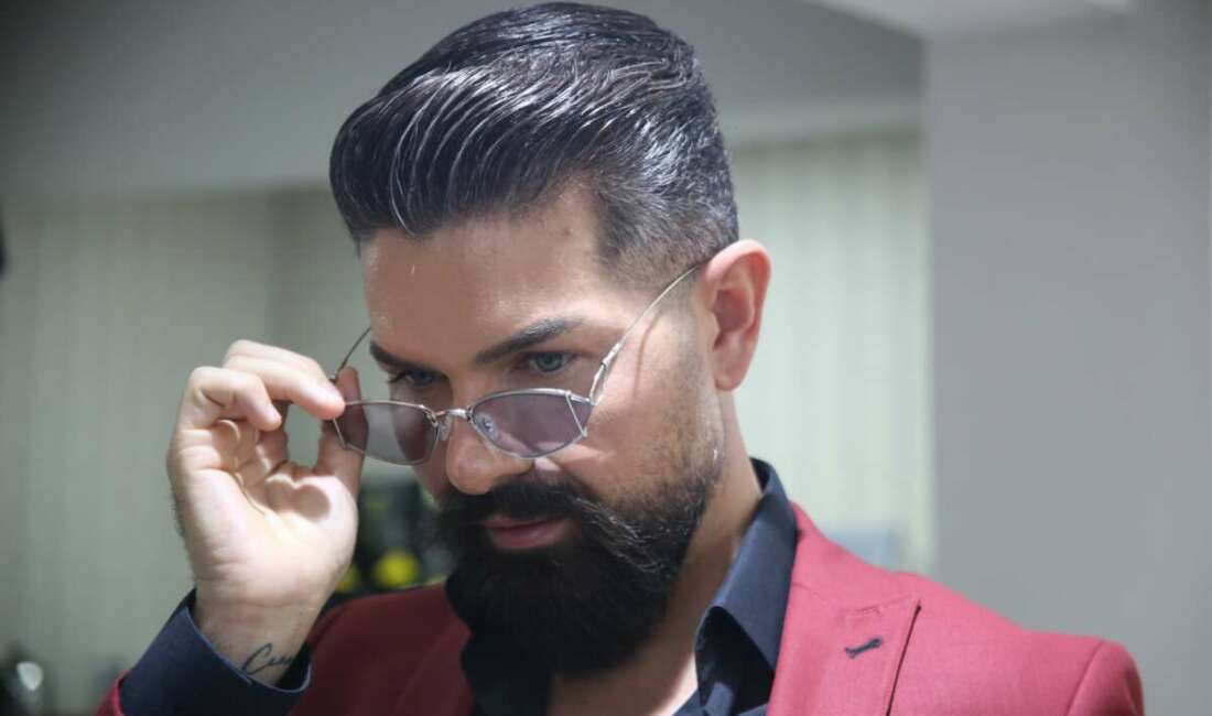 Ünlü şarkıcı Mehmet Çevik'e