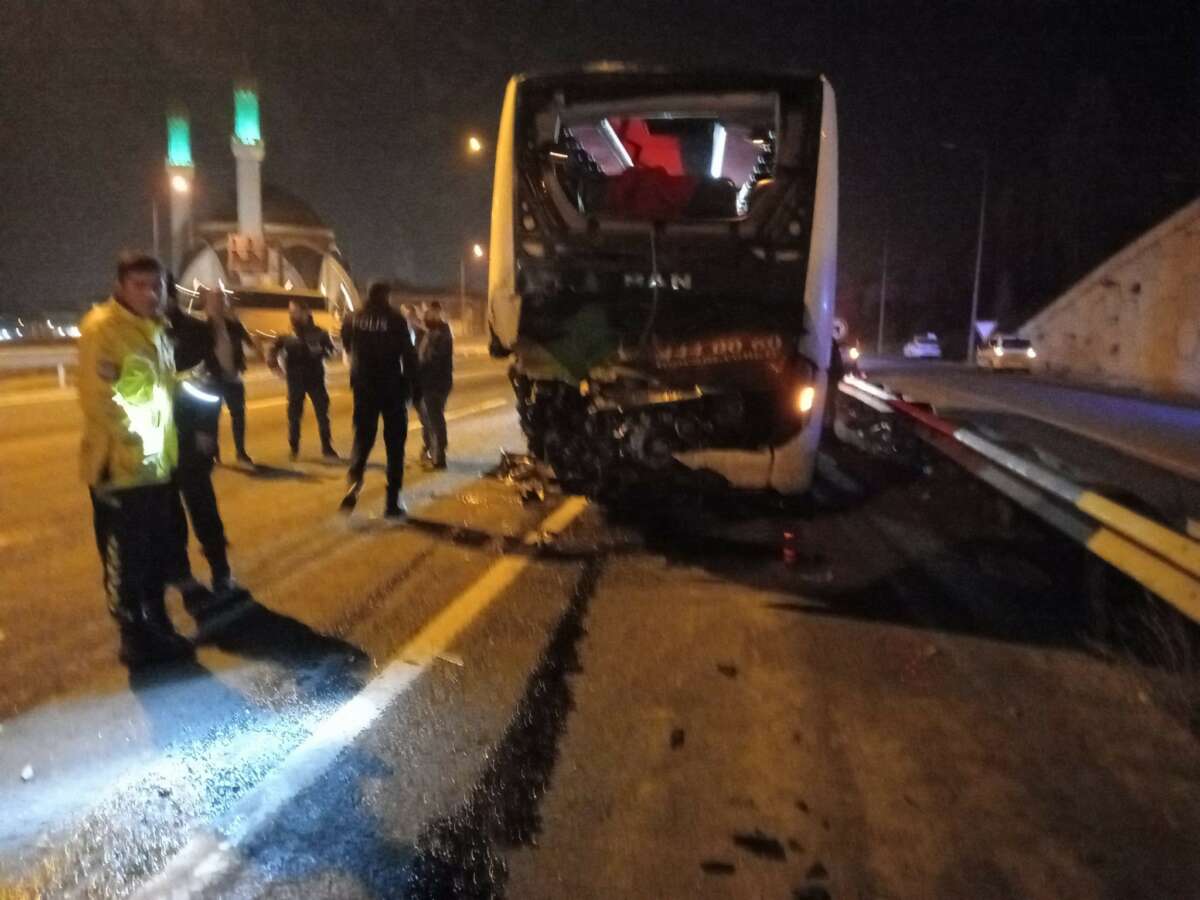 Öğrencileri taşıyan otobüse tır çarptı: 18 can yaralı